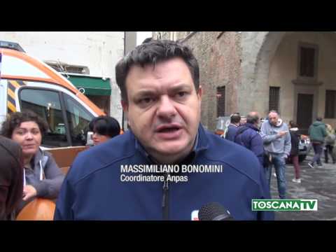 2017-05-03 PISTOIA - FLASH MOB GIOVANI IMPEGNATI NEL SOCCORSO