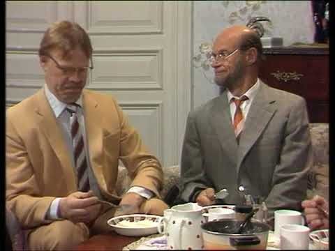 Spede Show - Pikkupojat - Puuronsyönti