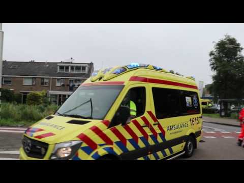 16-06-21 A1 Ambulance met spoed naar ziekenhuis vanaf Clematislaan (Gouda)