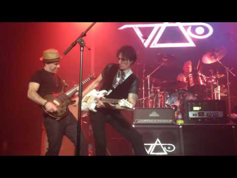 Steve Vai - The Crying Machine