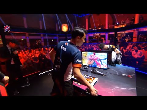 SFV AE - Poongko VS Tokido | Red Bull Kumite 2018