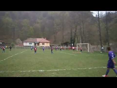 MECI LA JUNIORI : SEMENICUL VALIUG - METALUL OTELUL ROSU 1 - 2 , 12 APRILIE 2014 , Part.4