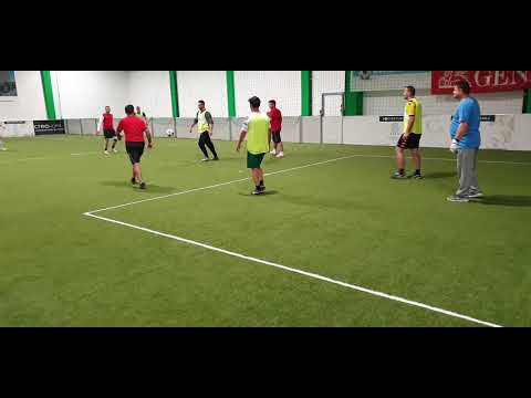 U11 Väter des 1.Simmeringer SC spielen Hallenfussball