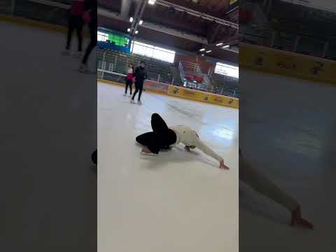 Let's SLIIIIIIDDDEEEE !  ⛸️ 💗 ⛸️
