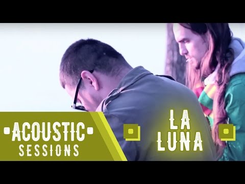 La Luna (Reggae) - Acoustic Session - Locos Por Juana