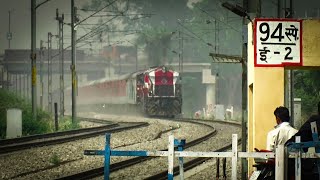 preview picture of video 'LHF PRATEEK with Dibrugarh Rajdhani Express - 110 km/hr !'