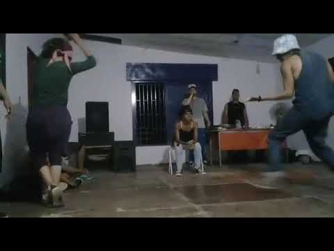 Bgirl Kary vs bboy de salta