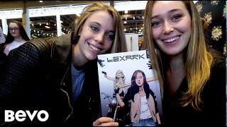 Alycia Debnam Carey Reacts To Lexark! - Comic Con 2016