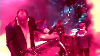 Pequeña y Frágil Remmy Valenzuela