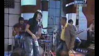 Download lagu Gigi ft Tukul Arwana - Kepastian Yang Ku Tunggu mp3