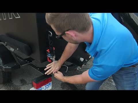Securing your boat to your trailer with tie down straps