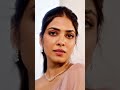 Malavika Mohanan Hot