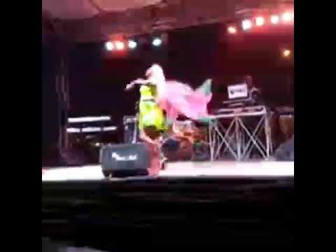 Gina Cephas live performance,, Hands of Jesus showers Ur blessings on Us