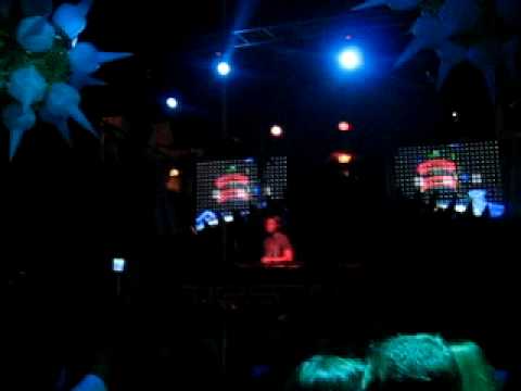 Dubguru - U Got 2 Know (Played by Tiesto at For us By us, Marcanti, Amsterdam)