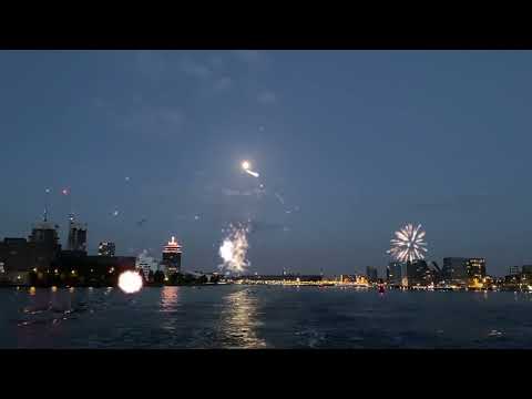 Helado Negro - Aguas Frías (Official Video)