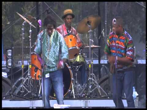 "Dissan Na M'bera Suur Di No Pubis" - performed at Rio Loco Festival - Toulouse 2012