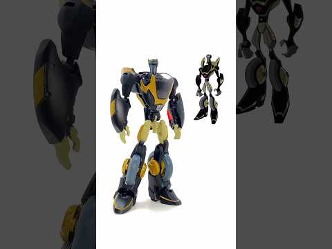 20 Year Old Transformers Animated Figure Is PEAK! Deluxe Class PROWL Review! #shorts
