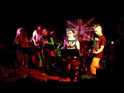 Chacal Band et les Hupettes - 11 - Janie Jones