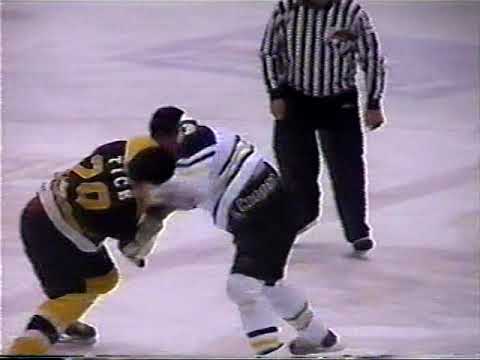 Cory Holland (Laval) vs Dan Tice (Sorel) 01-02