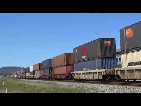 CSR013 an CSR019 on 7MP9 freight Midland