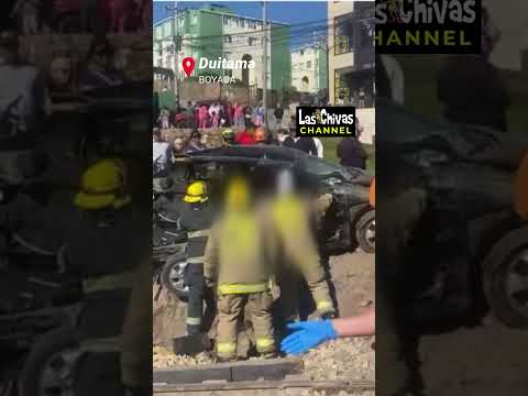 Tren embiste carro enm Duitama: al menos un fallecido