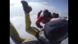 preview picture of video 'Valerio - 1° Lancio con il Paracadute'