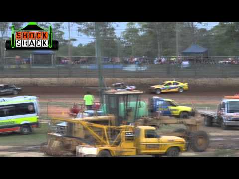Modified Sedans - Heat 11 - Aussie Open - Maryborough Speedway - 28.12.14