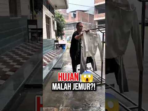 Pria Ini Jemur Baju Saat Hujan! 🌧️😂 #shortsvideo #shortsviral