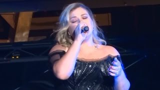Kelly Clarkson - "Piece By Piece" and "Because of You/Breakaway" (Live in San Diego 8-16-15)