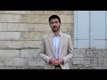 Vidéo de présentation en costume