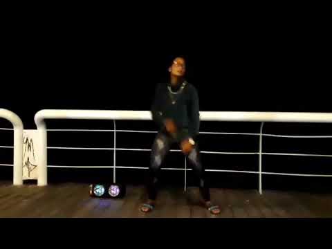 MC BIEL XCAMOSO E MC MARLY SOCADONA