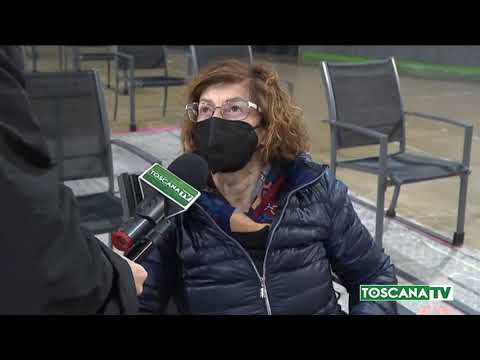 2021-03-19 FIRENZE - IN FILA PER IL VACCINO AL MANDELA FORUM