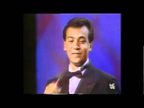 XIX Festival OTI 1990   Carlos Cuevas   Un bolero   Mexico flv