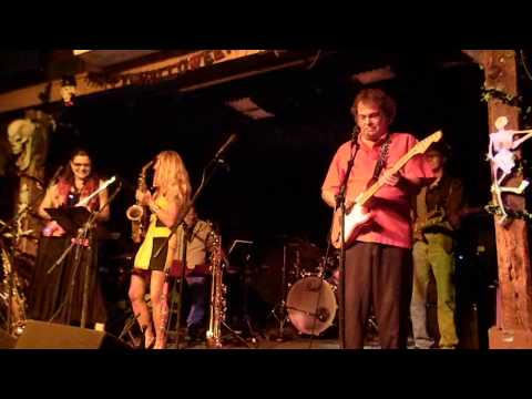 Steve Arvey and The Saxtelles at Aces Lounge October 19th 2013