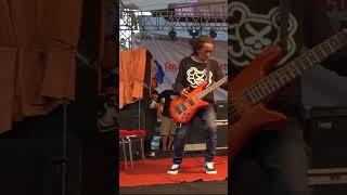 Download lagu Iwan Fals - Bongkar - Short Lirik (Live Performance) #rockindonesia #rockmusic #rock80 #shorts mp3