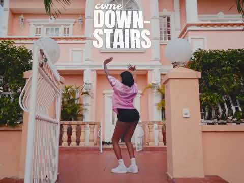 Com downstairs- LOLA DOLL Preview