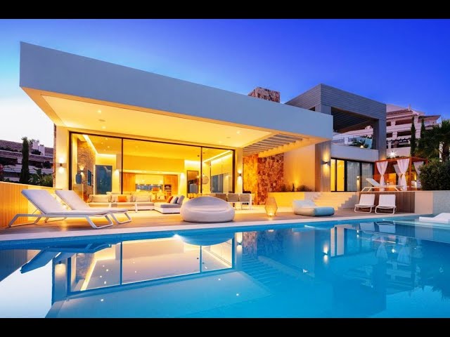 Marbella Luxury villa, Case in Spagna