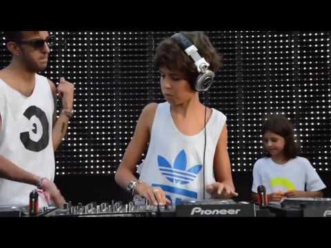 NIÑO DE 12 AÑOS YA ES TODO UN ÉXITO COMO DJ | RAVE POWER PERÚ