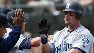 Future Hall of Famer Edgar Martinez speaks at T-Mobile Park