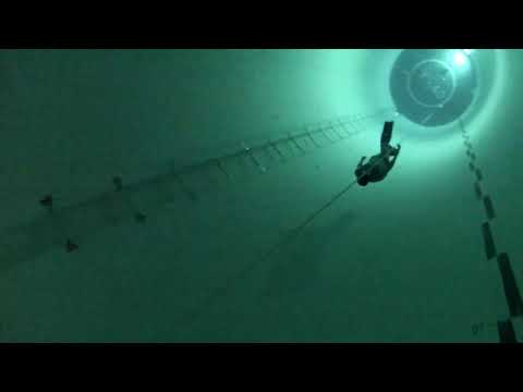 Rick Waldock - 100 ft freedive @ Y-40 "The Deep Joy"