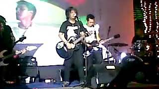 Download lagu Live Cerita pahit Robinhood band banjarmasin... mp3