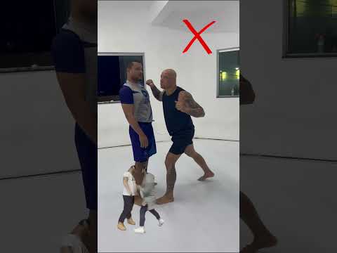 Dicas de defesa pessoal na rua #fighting #selfdefense #video #mma #jiujitsu #wrestling #workout #ufc