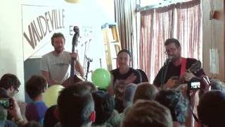 AJJ – Live @ The Trunk Space (Indie 500)