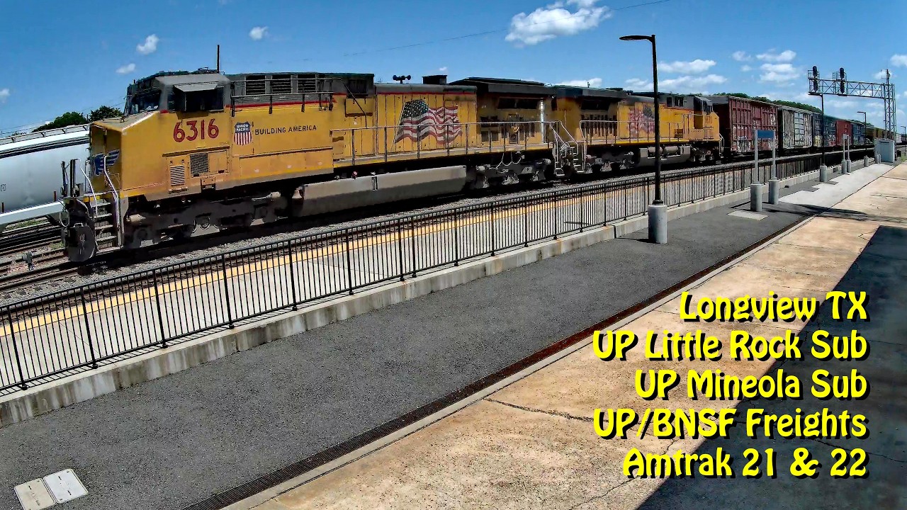 Live webcam view of Longview Railroad Crossing Live Cam