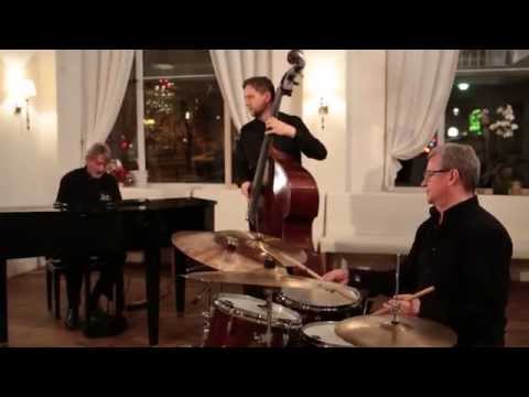 Andrzej Jagodziński Trio w Akademii - Walc Des dur [CHOPIN Les brillantes]