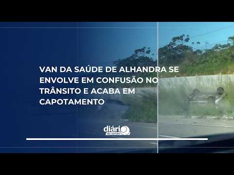 Van da Saúde de Alhandra se envolve em confusão no trânsito e acaba em capotamento