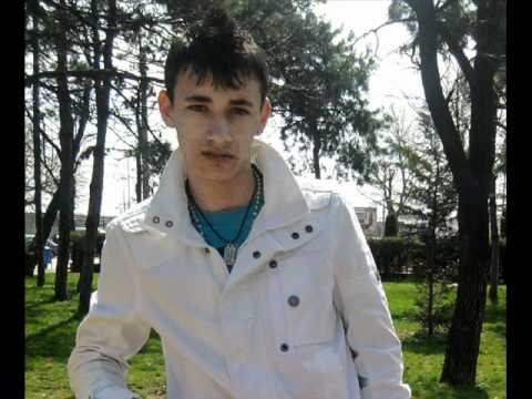 CHINEZU & LARISSA EU PLANGAND TE CHIEM.wmv