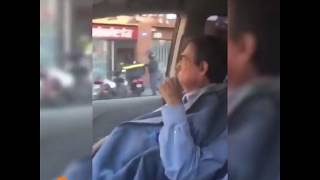 José José Escuchando &quot;Una Noche De Amor&quot; Taxi/Uber