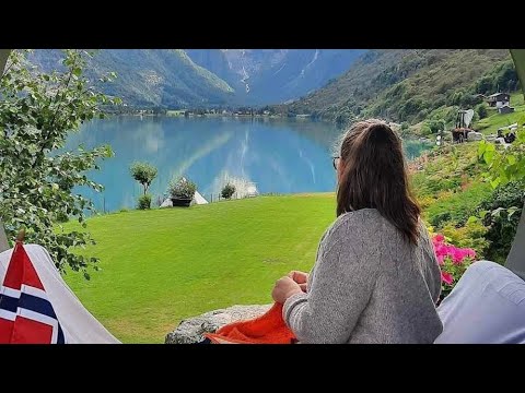 Episode104 Vi strikker sokker, kofter og genser.