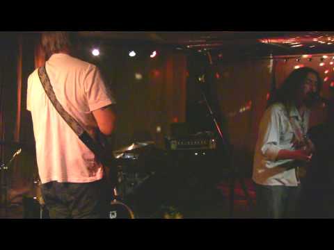 15 dannybarnesandthepianothrowers 2010-10-16 Ain't No Part Of Nothin'